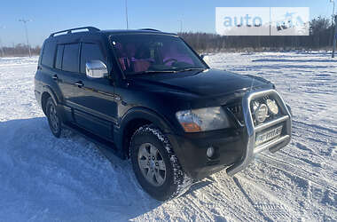 Mitsubishi Pajero  2004