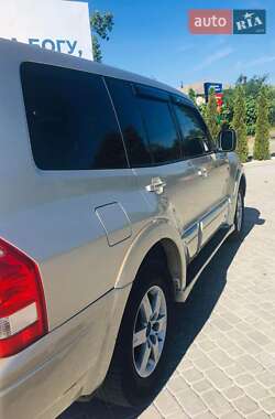 Mitsubishi Pajero  2005