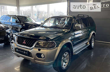 Mitsubishi Pajero  2000