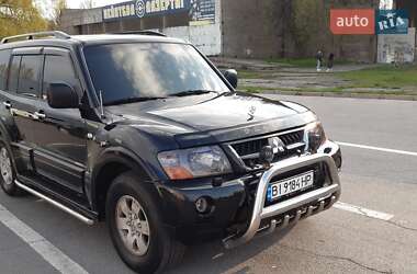 Mitsubishi Pajero  2005