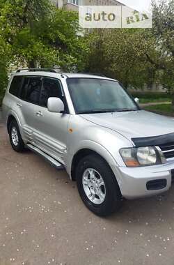 Mitsubishi Pajero  2002