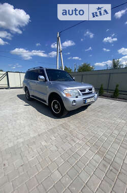 Mitsubishi Pajero 2005