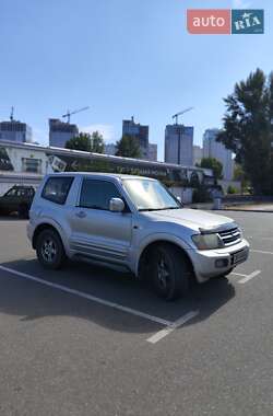 Mitsubishi Pajero  2000