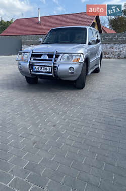 Mitsubishi Pajero 2005