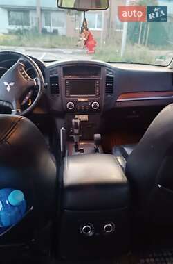 Mitsubishi Pajero 2010