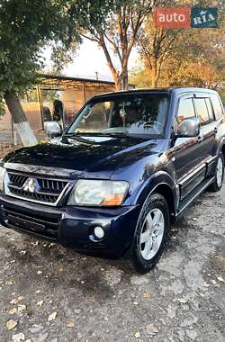 Mitsubishi Pajero  2005