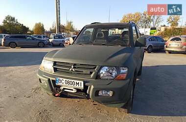 Mitsubishi Pajero  2001