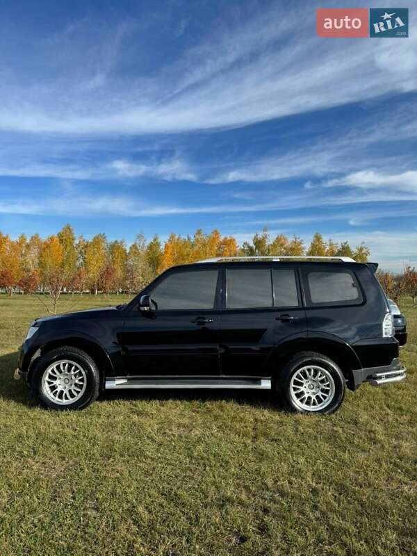 Mitsubishi Pajero 2007 року в Чернівцях