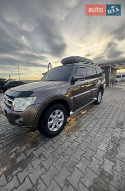 Mitsubishi Pajero  2010