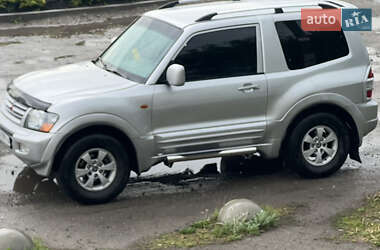 Mitsubishi Pajero  2000