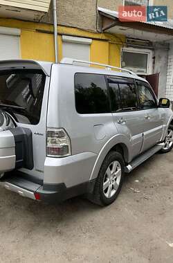 Mitsubishi Pajero  2007