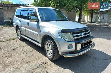 Mitsubishi Pajero  2010