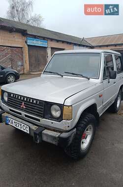 Mitsubishi Pajero  1988