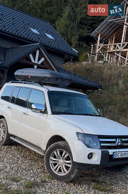 Mitsubishi Pajero  2007
