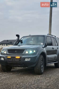 Mitsubishi Pajero 2002
