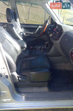 Mitsubishi Pajero  2001