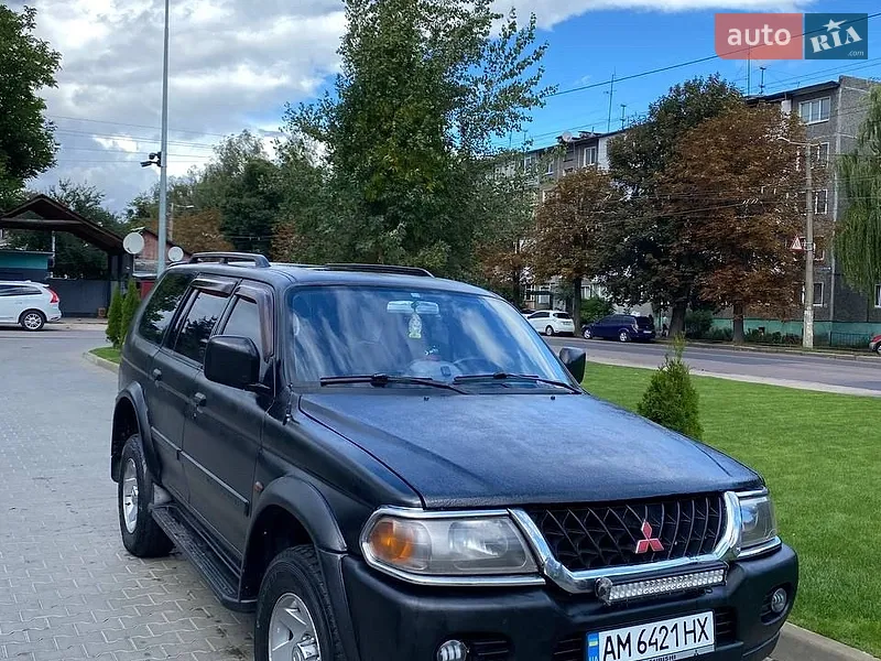 Mitsubishi Pajero 2002