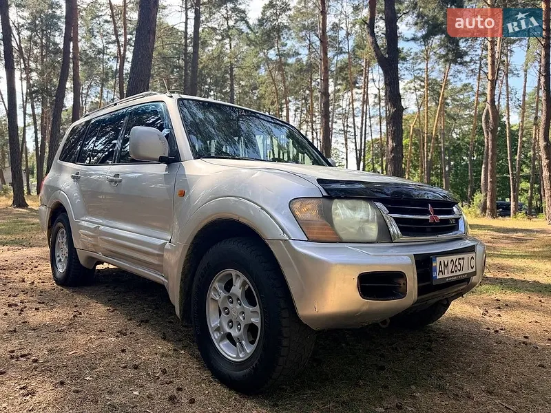 Mitsubishi Pajero 2002