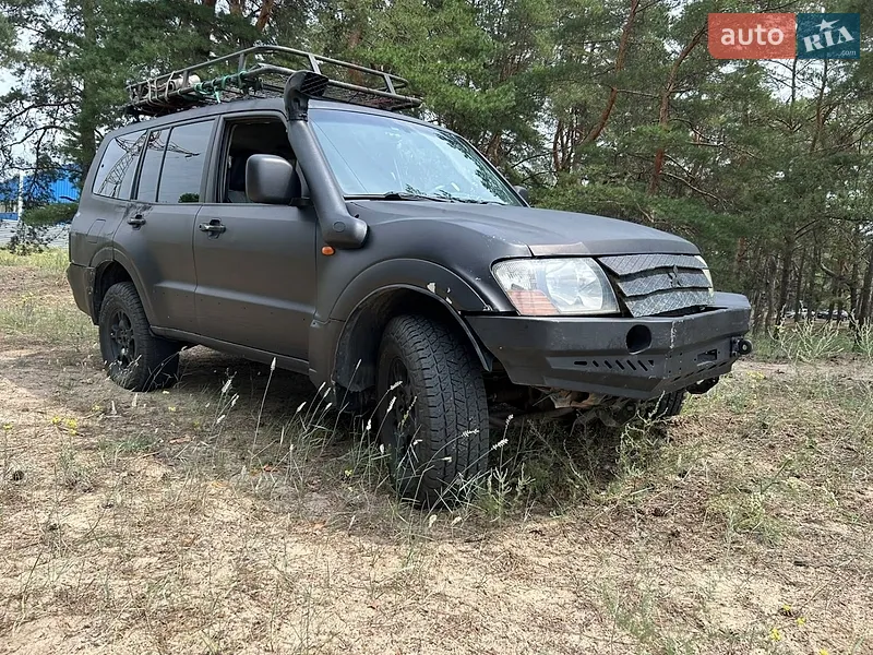 Mitsubishi Pajero 2000