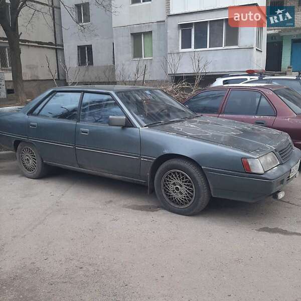 Седан Mitsubishi Sapporo
