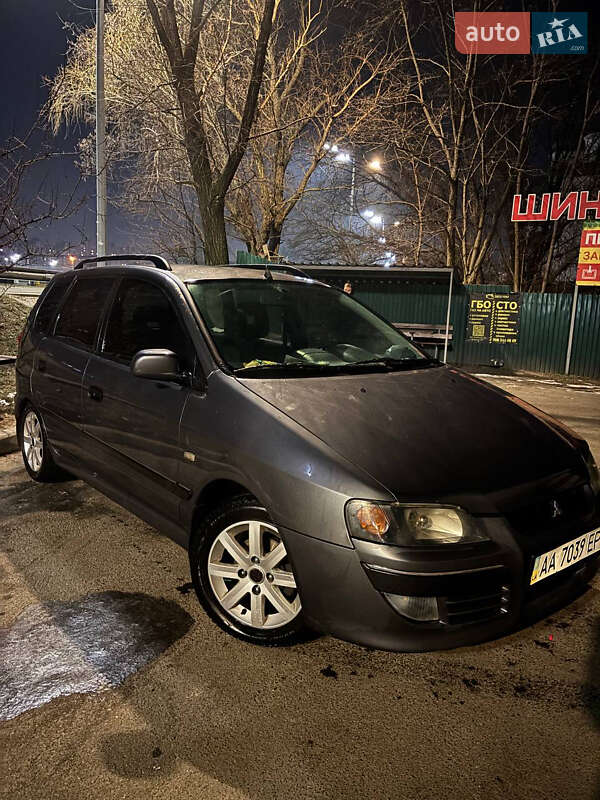 Мінівен Mitsubishi Space Star