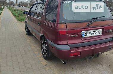 Mitsubishi Space Wagon  1996