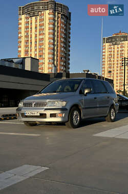 Mitsubishi Space Wagon  2003