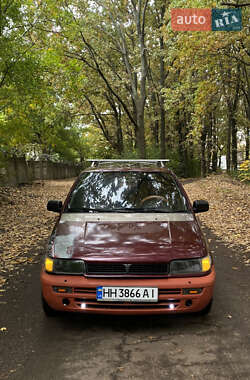 Mitsubishi Space Wagon  1993