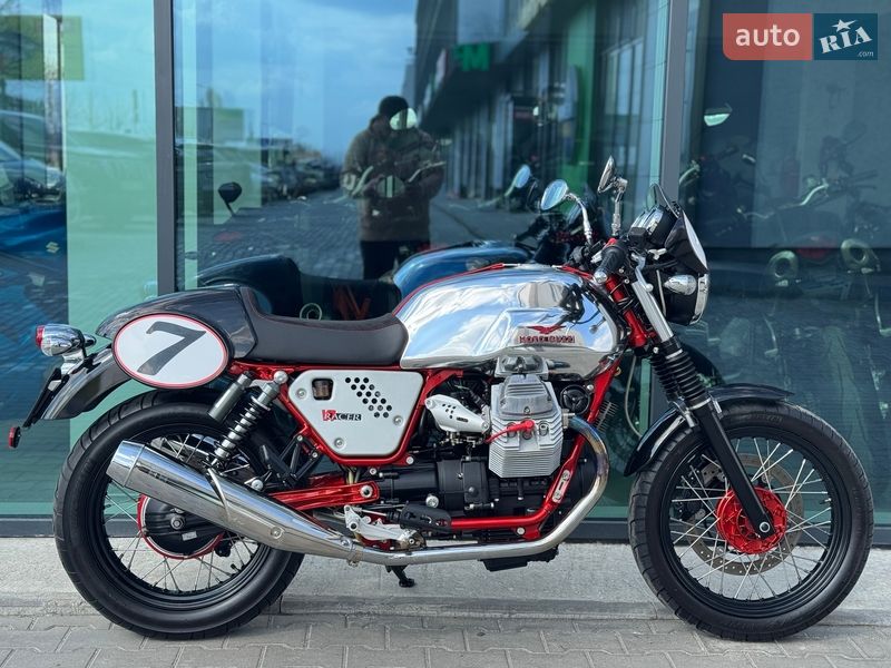 Мото Moto Guzzi V7 Racer