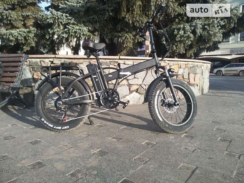 Боббер Electric Scooter