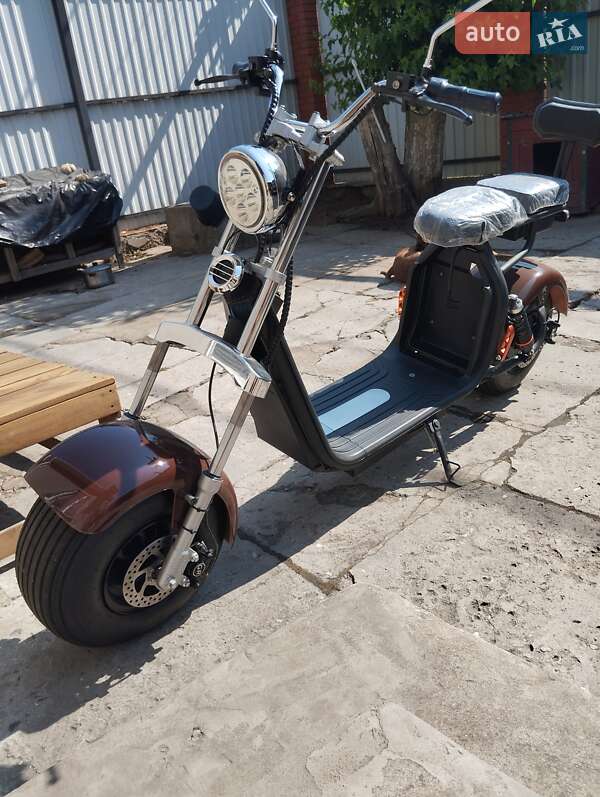 Максі-скутер