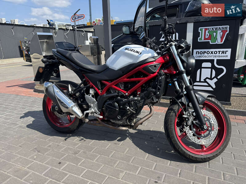 Мотоцикл Без обтекателей (Naked bike)