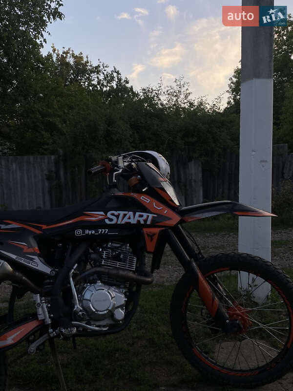 Мотоцикл Кросс