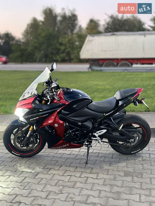 Мотоцикл Спорт-туризм