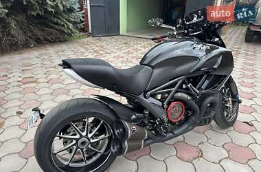 Ціни Ducati Мотоцикл Без обтікачів (Naked bike)