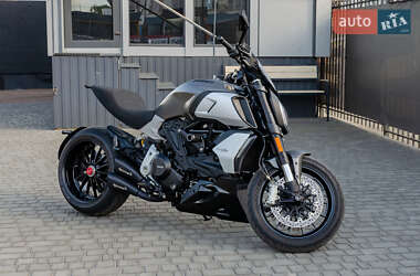 Ціни Ducati Мотоцикл Без обтікачів (Naked bike)
