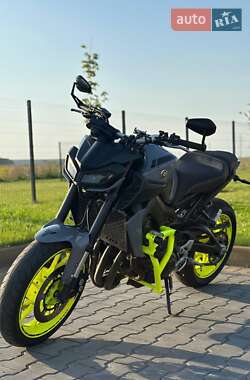 Цены Yamaha MT-09 Мотоцикл Без обтекателей (Naked bike)