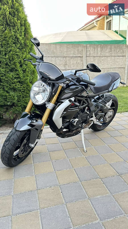 Мото Mv agusta Brutale