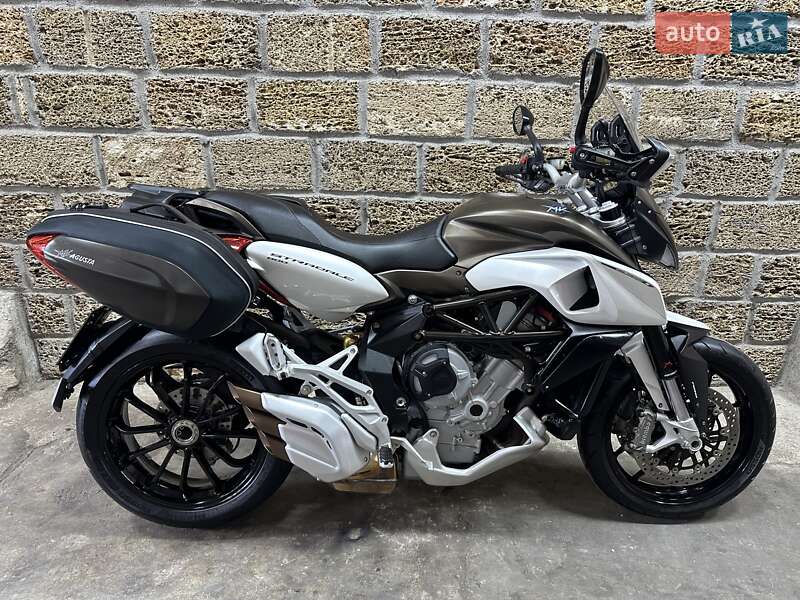 Мото Mv agusta Stradale 800