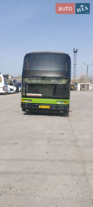 Туристичний / Міжміський автобус Neoplan N 117