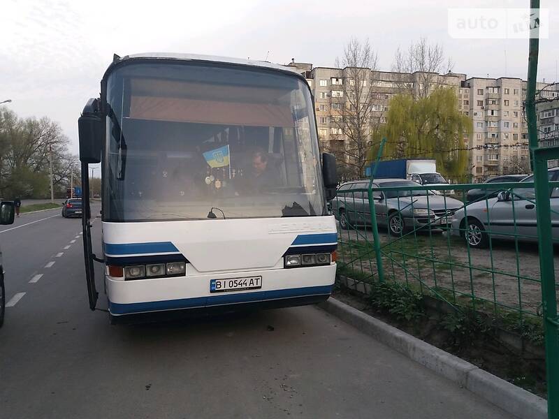 Туристичний / Міжміський автобус Neoplan N 212