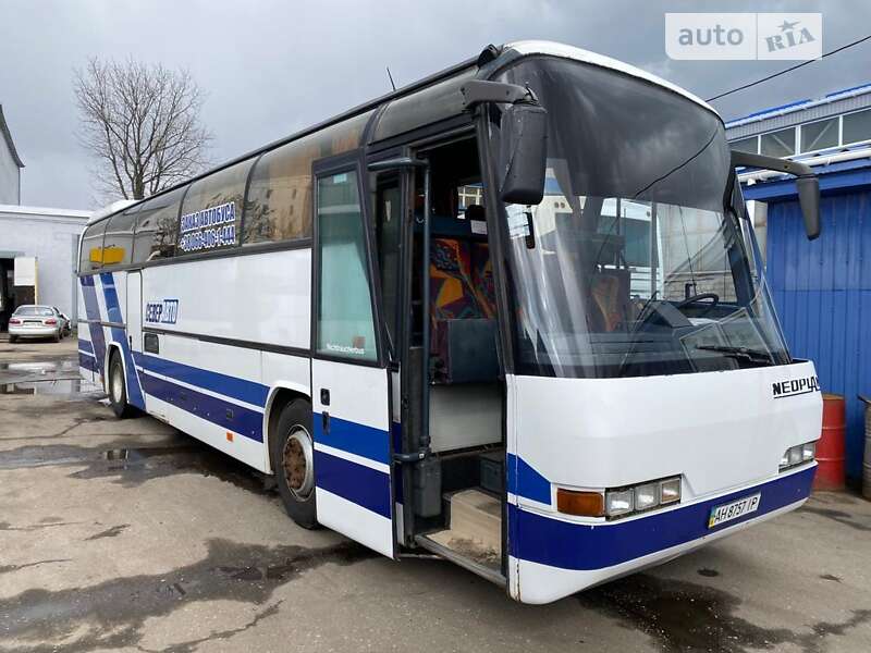 Туристичний / Міжміський автобус Neoplan N 216