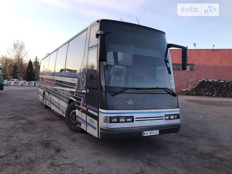 Туристичний / Міжміський автобус Neoplan N