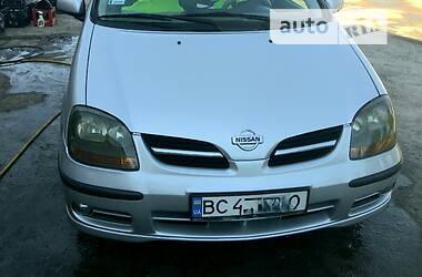 Nissan Almera Tino  2001