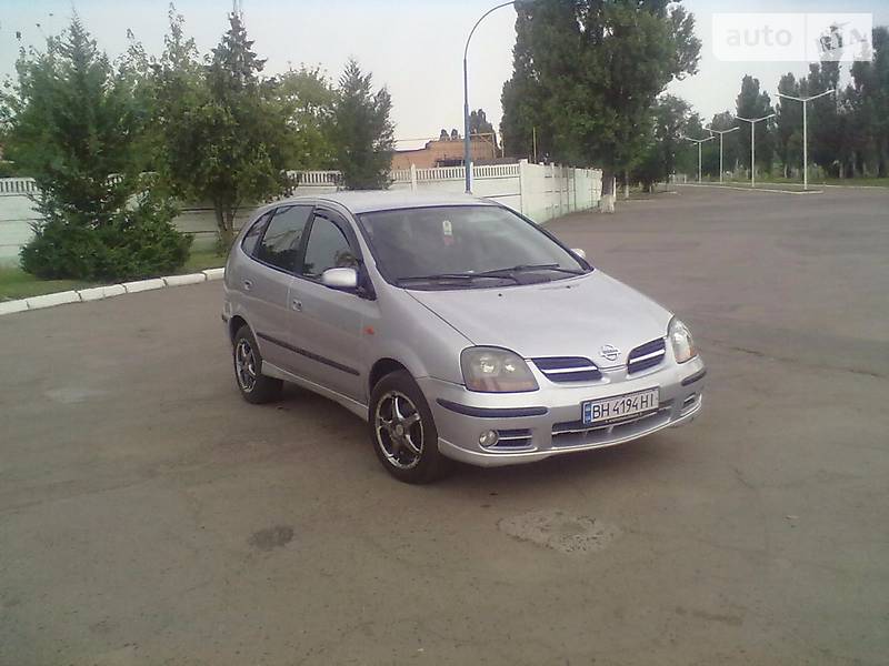 Хэтчбек Nissan Almera