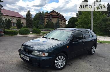 Nissan Almera  1996