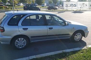 Nissan Almera  1999