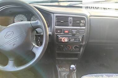 Nissan Almera  1998