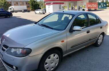 Nissan Almera  2004