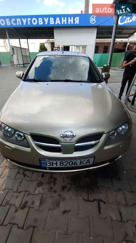 Седан Nissan Almera